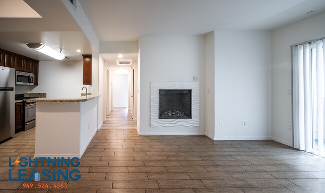 Building Photo - 11927 Kling St