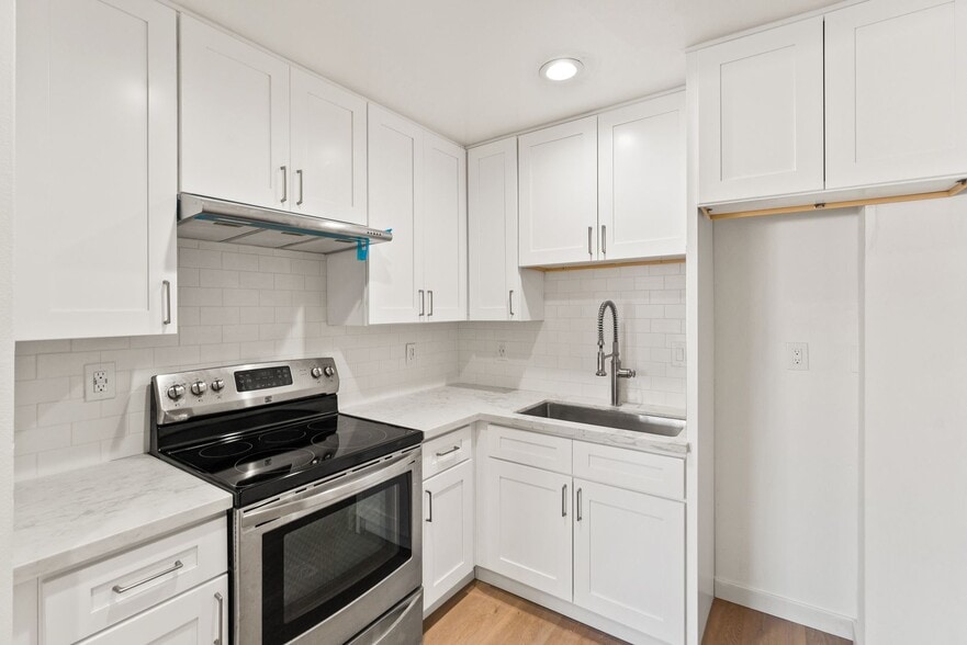 Building Photo - 994 Valencia St