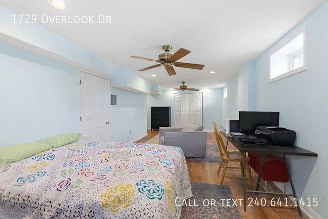 Building Photo - 1729 Overlook Dr