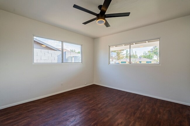 Building Photo - Updated home in Chandler!