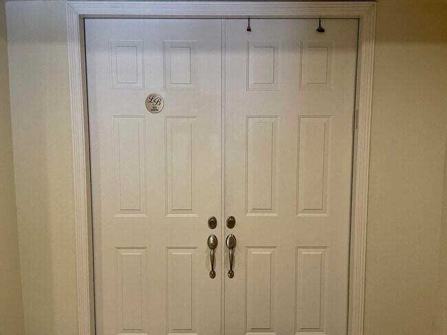 Building Photo - 4901 Laguna Blvd