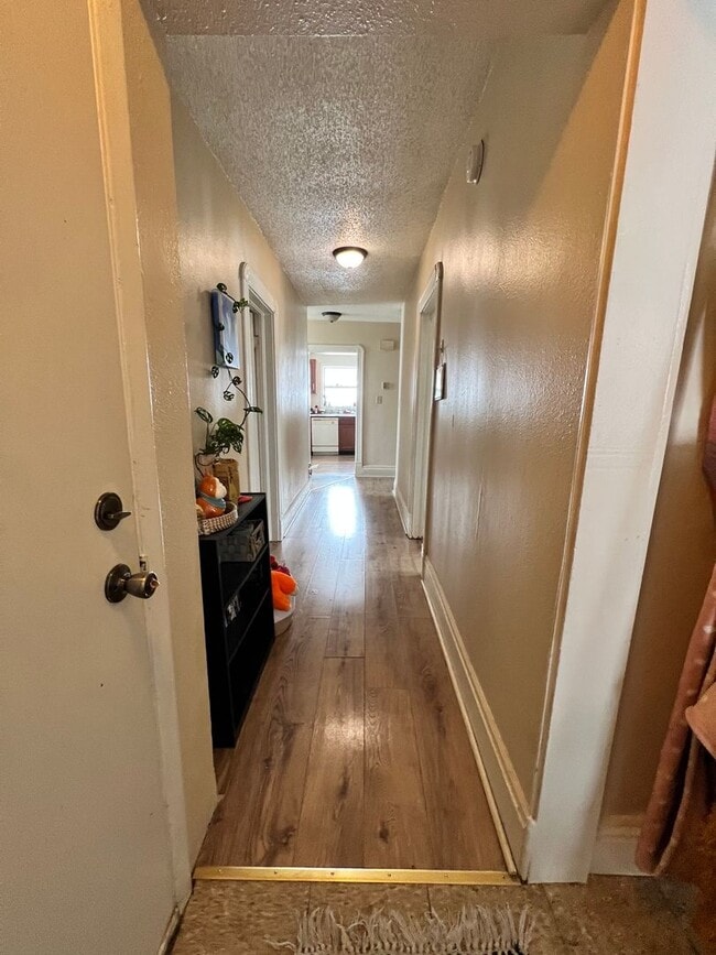 Building Photo - 2207 W 3rd St