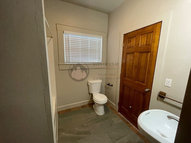 Building Photo - Charming House- Ready to Rent- Philomath