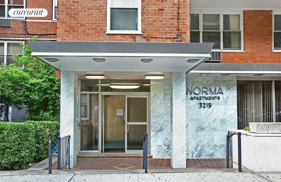 Building Photo - 3215 Avenue H