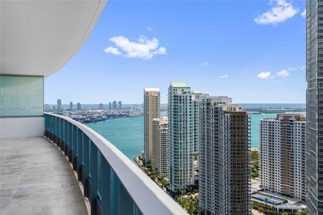 Building Photo - 200 Biscayne Blvd Way
