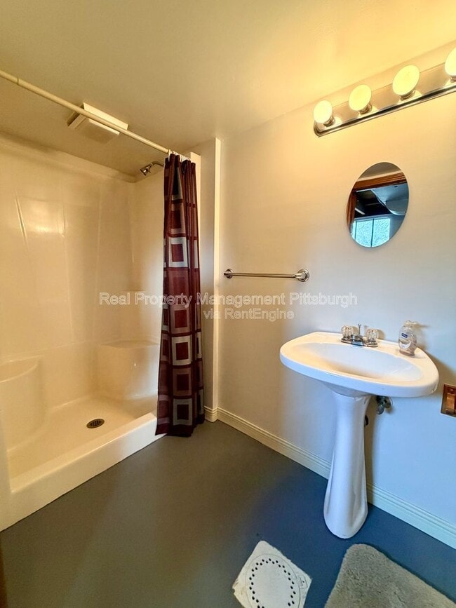 Building Photo - 400 Patterson Rd