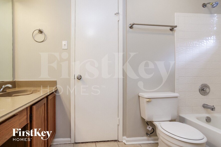 Building Photo - 7774 High Village Dr