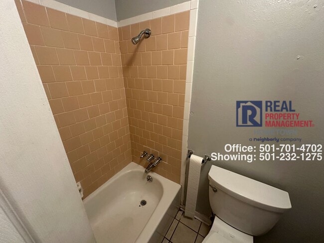 Building Photo - 110 Robinwood St