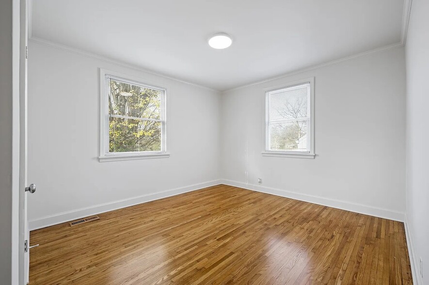 Building Photo - 1215 Emmett Ave