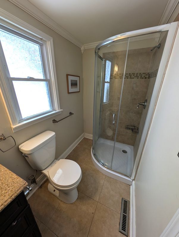 Building Photo - 81 Church St