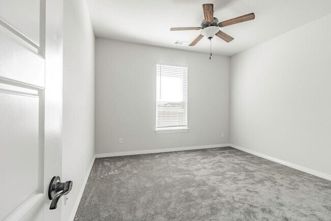 Building Photo - 805 Carlock Dr
