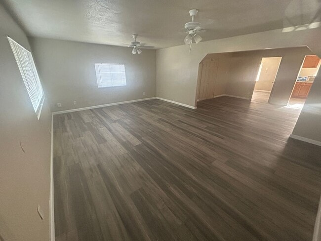 Building Photo - Cozy Apartment in Arvin Awaits Your Arriva...