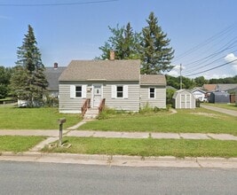 Building Photo - 2 Bedroom, 1 Bathroom Single Family Home - Available April 1st!