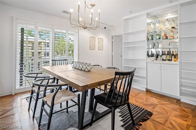 Building Photo - 433 2nd St S