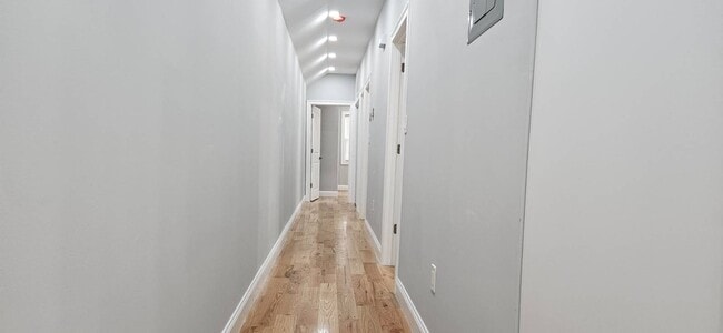 Building Photo - 108-29 171st Pl