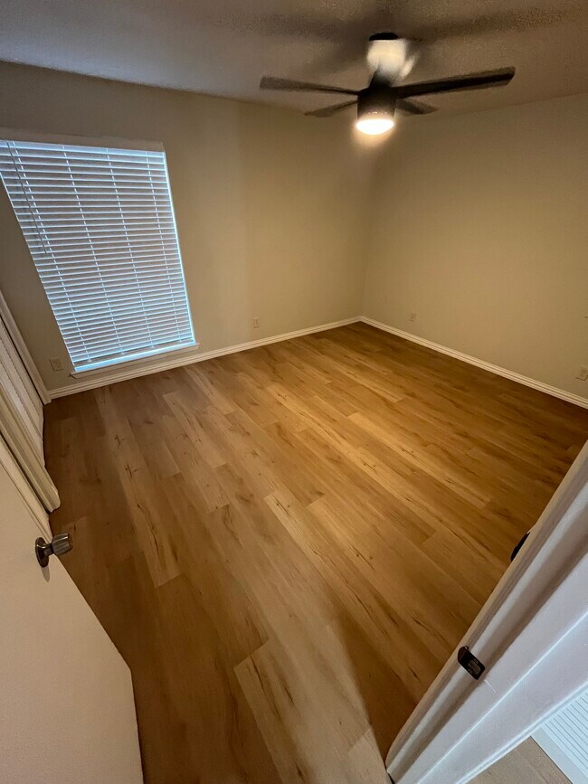Building Photo - 408 Carter Dr