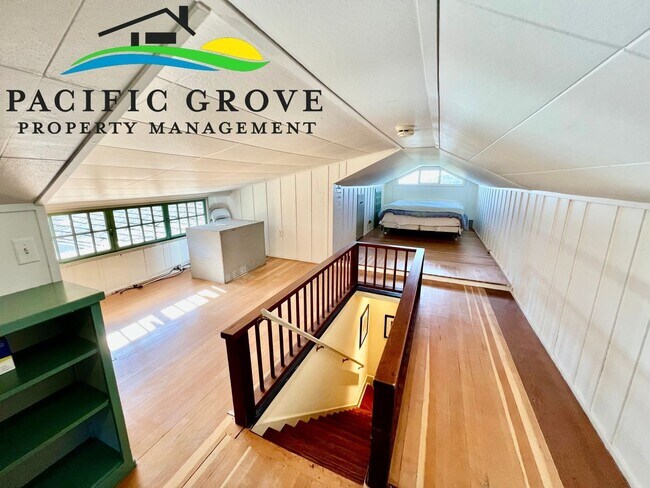 Building Photo - Lovely Ocean View Home Available NOW!