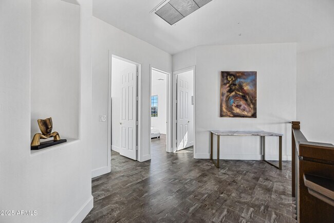 Building Photo - 15831 E Thistle Dr