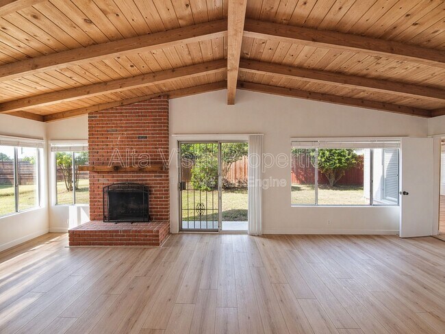 Building Photo - 4722 Mt La Palma Dr