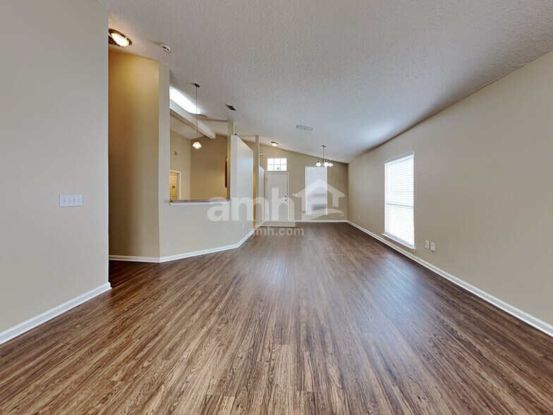 Building Photo - 386 Stonehurst Pky