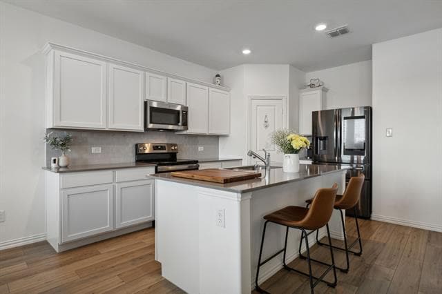 Building Photo - 705 Alden Dr