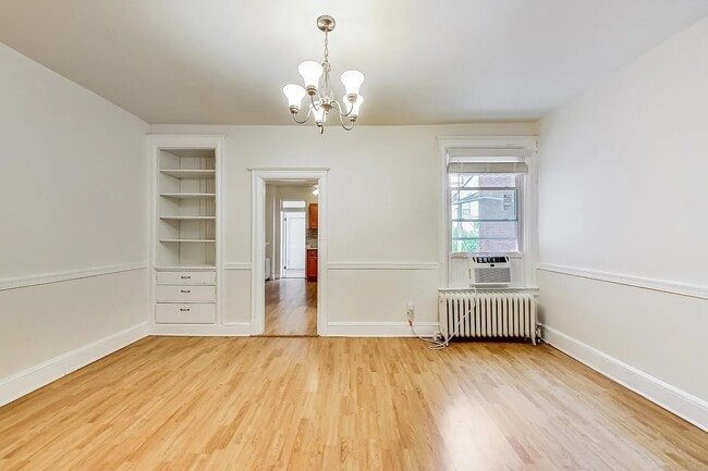 Building Photo - 137 R St NE