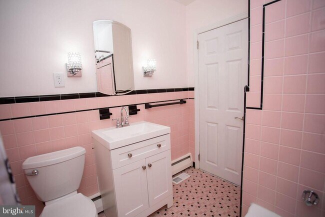 Building Photo - 196 Munger Ave