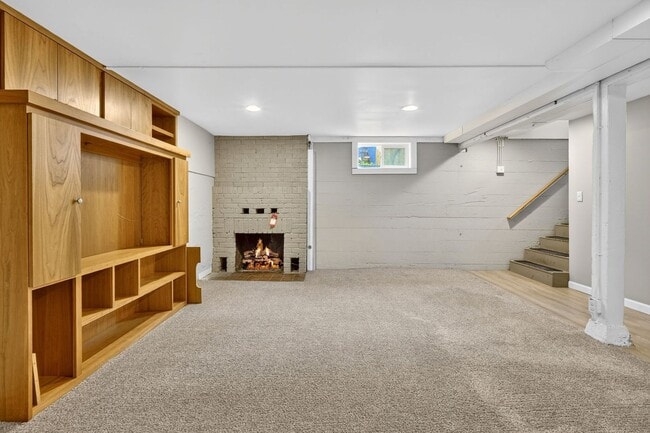 Building Photo - 3660 SE Tenino St