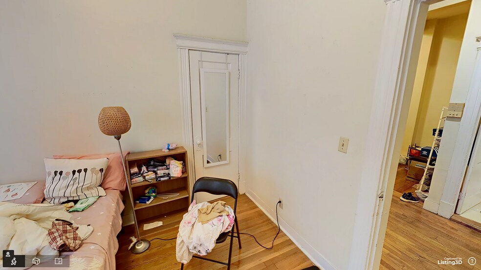 Building Photo - 126 Warren St