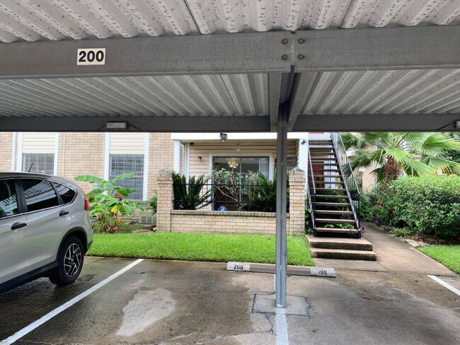 Building Photo - 2750 Holly Hall St