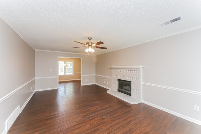 Building Photo - Spacious 4 Bedroom Memphis Home