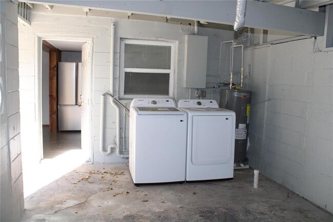 Building Photo - 10704 50th Ave N