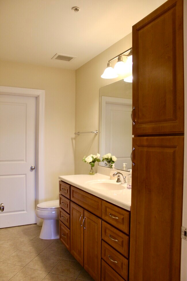 Building Photo - 6831 Main St