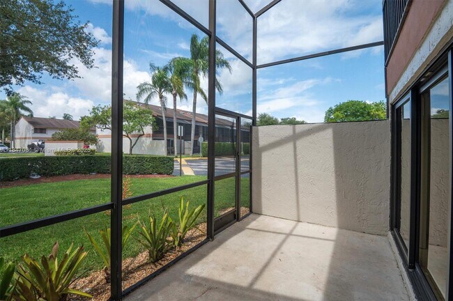 Building Photo - 4270 SW 70th Terrace