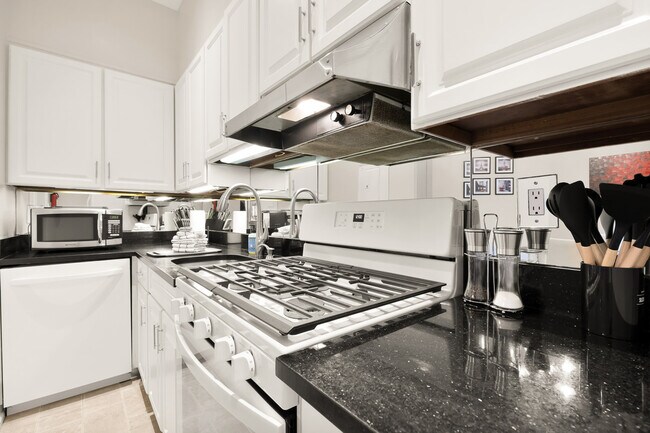 Building Photo - 1740 R St NW