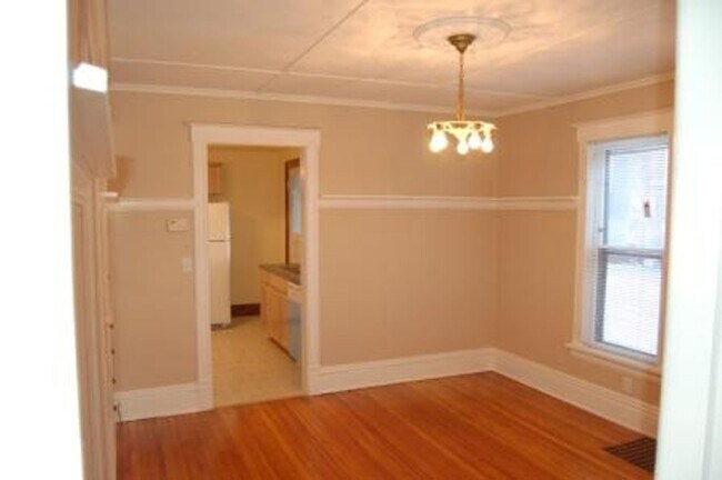 Building Photo - 1129 Williamson St