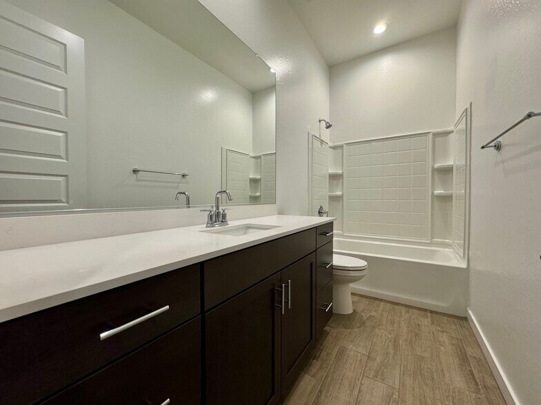 Full Bathroom 2 - 2996 E Birdsong Ave