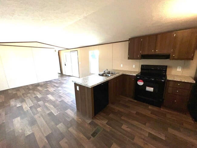 Building Photo - Calhoun Park Lot C9