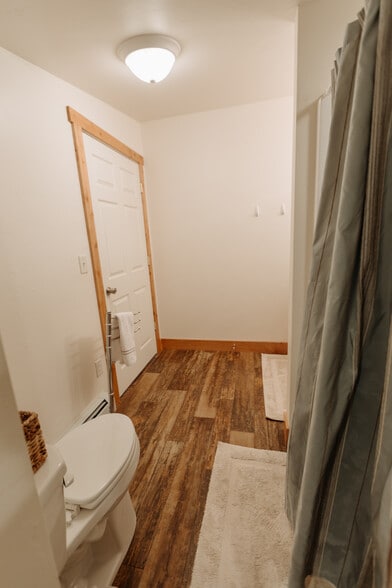 Building Photo - 120 Lasso Ln