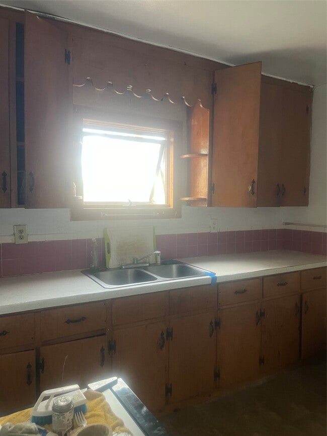 Building Photo - 127 Burbank Ave