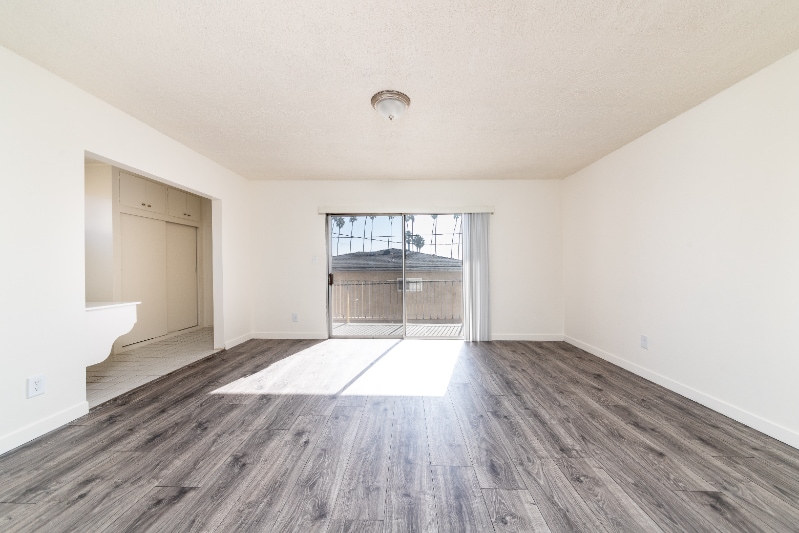 Building Photo - 410 W Regent St