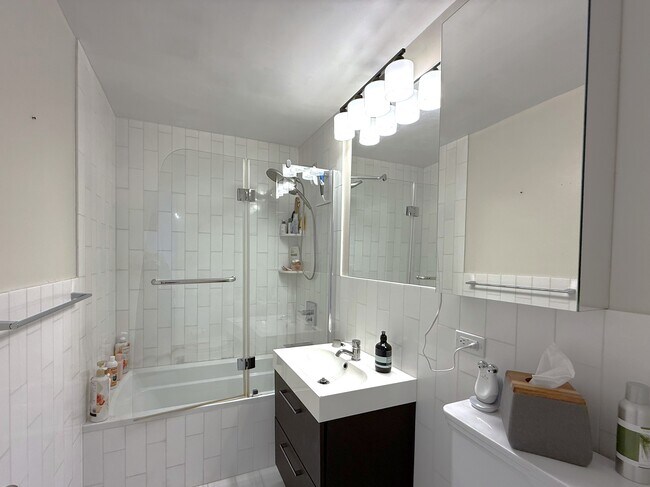 Building Photo - 99-21 67th Rd