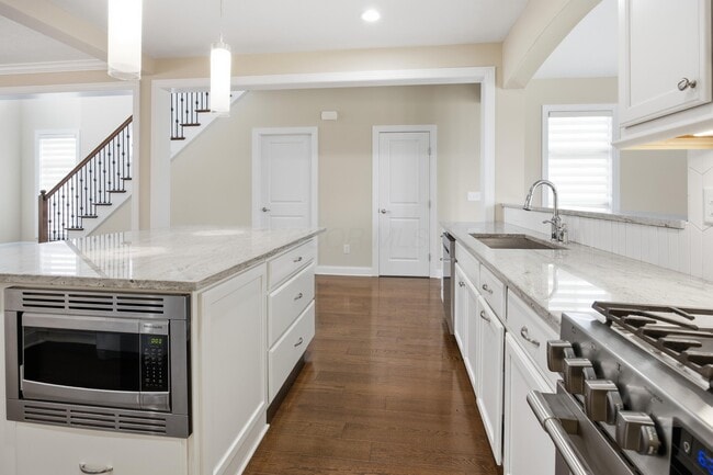 Building Photo - 8057 Pleasant Dr