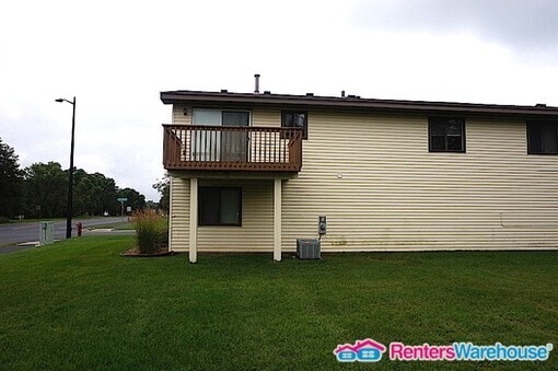 Building Photo - Available 12/1 - wonderful 2 bed, 2 bath t...