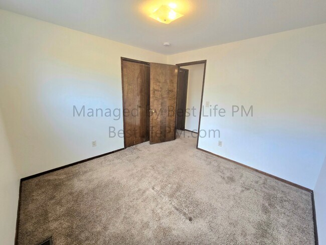 Building Photo - 2575 NW 119th Pl