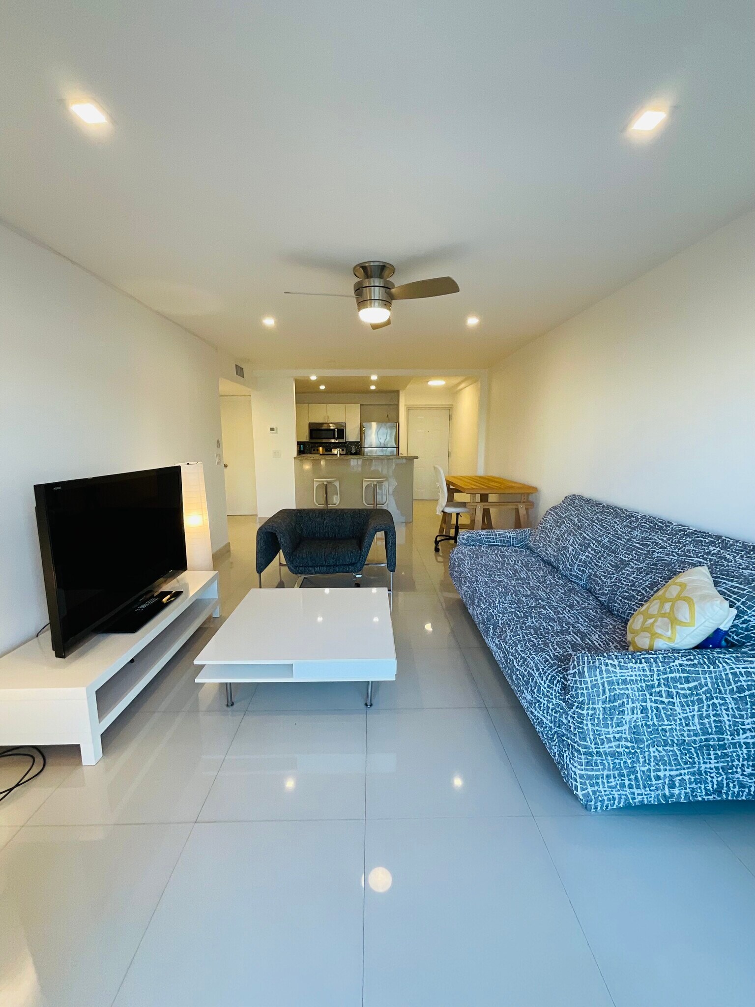 Building Photo - 3545 NE 167th St