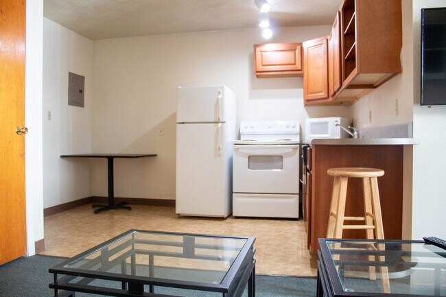 Interior Photo - 507 E Clark St