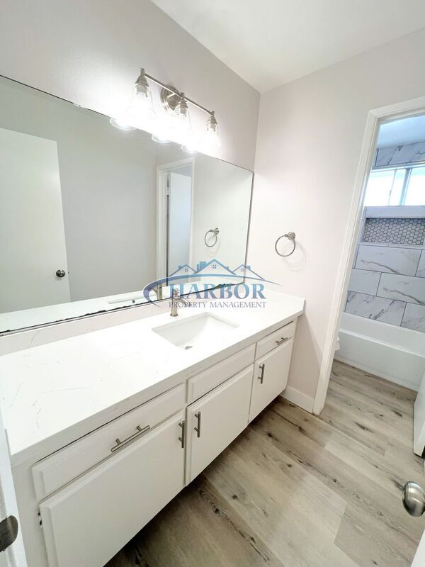 Building Photo - 2315 S Grand Ave