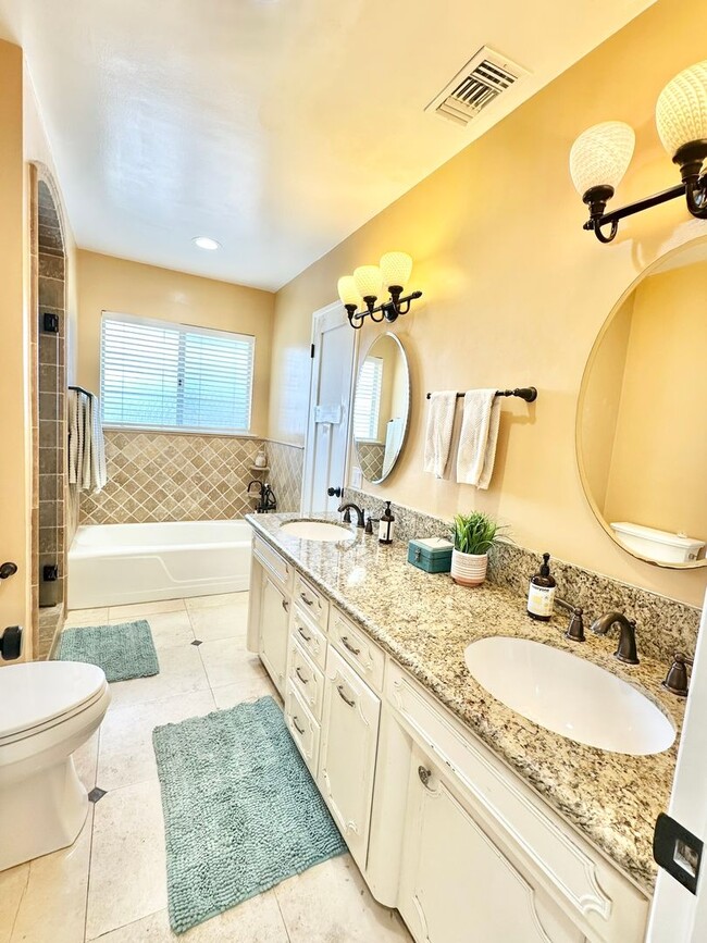 Building Photo - Beautifully Remodeled and Charming Country...
