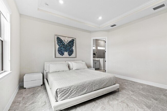 Building Photo - 12325 Frontline Ln